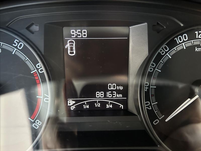Škoda Fabia 1,0   MPI,SERVISKA,PŮVOD ČR,DP - fotka 11 z 18