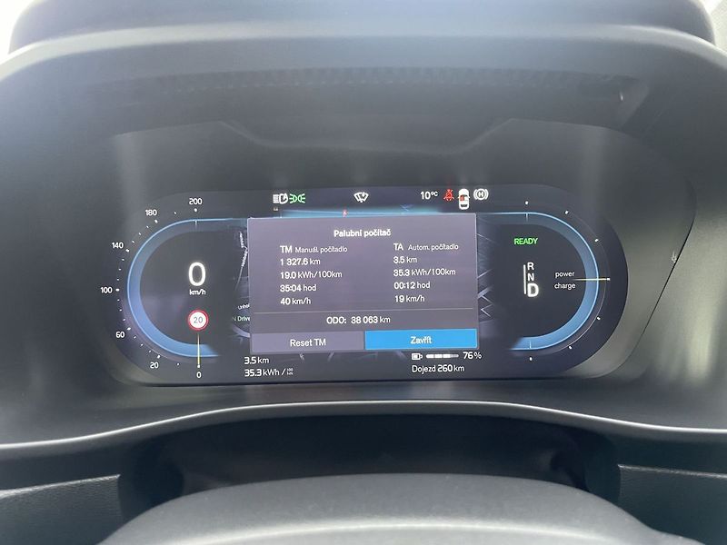 Volvo C40 Recharge Twin motor 82kWh - fotka 16 z 38
