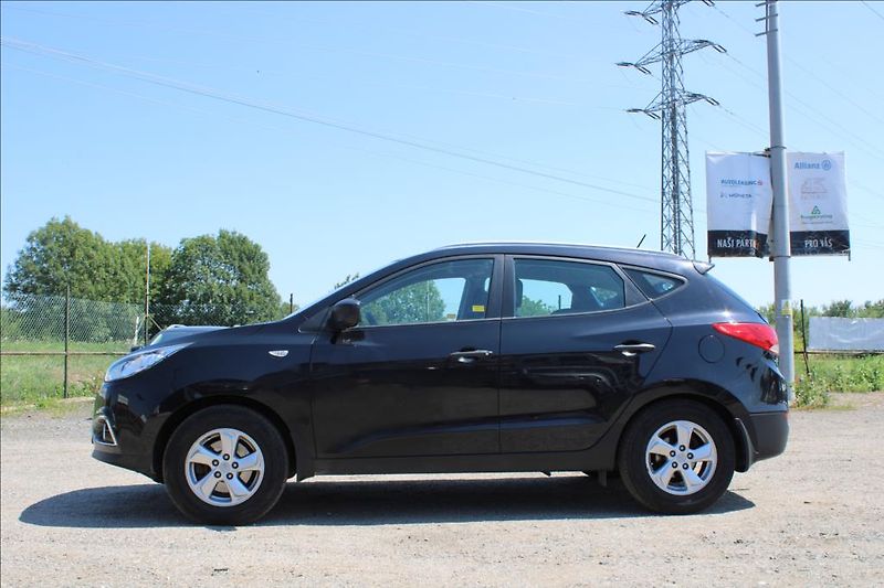 Hyundai ix35 2,0 i  KLIMA,STK 5/2028,TAŽNÉ - fotka 8 z 30