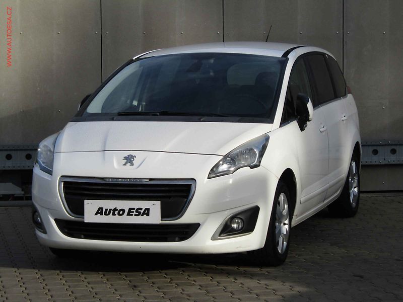 Peugeot 5008 (2015) 1.6 HDi, ČR, autoAC - fotka 3 z 21