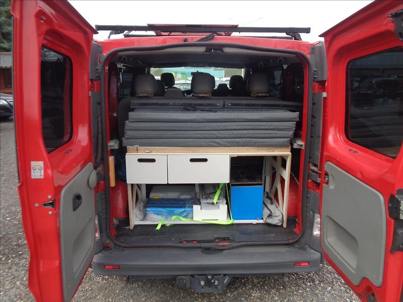 Opel Vivaro 2,0 - fotka 13 z 21