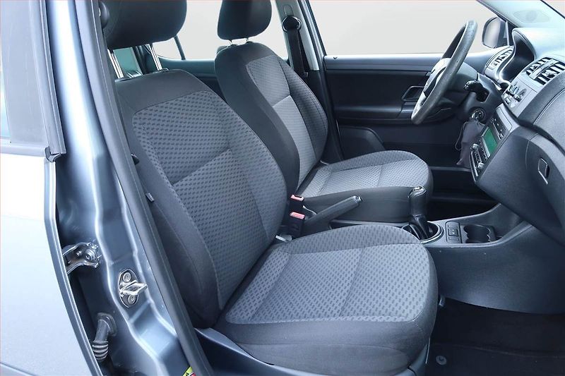 Škoda Fabia (2012) 1.2 TSI, po STK, pěkný stav - fotka 9 z 16
