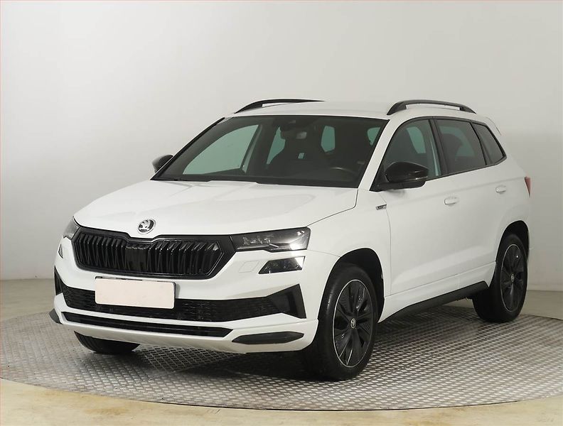 Škoda Karoq (2023) Sportline 1.5 TSI - fotka 2 z 24