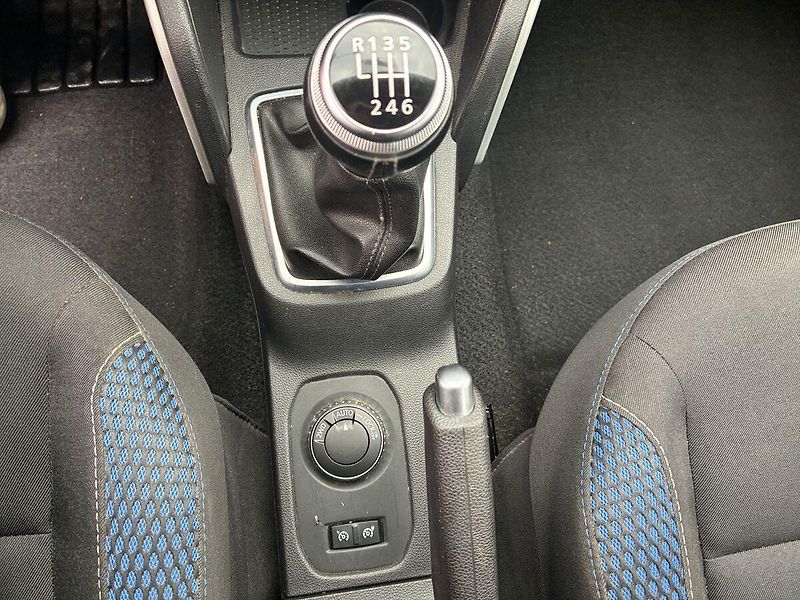 Dacia Duster 1.5 DCi 4x4 Navi ČR původ 64 0 - fotka 17 z 24