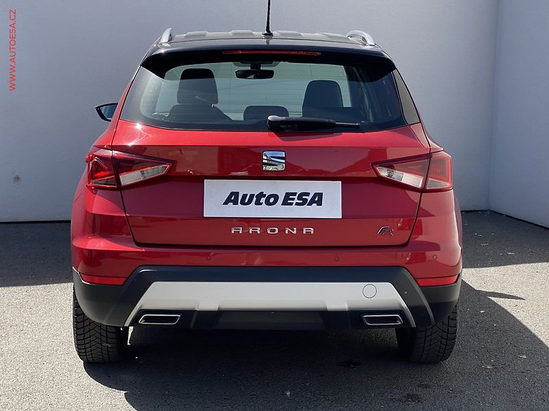 Seat Arona (2018) 1.5 TSi, FR, +ALU, LED - fotka 5 z 18