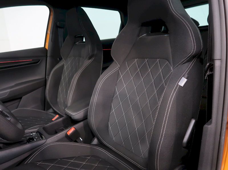 Škoda Karoq (2026) SPORTLINE 2.0TDI 110KW 4x4 DSG - fotka 6 z 37
