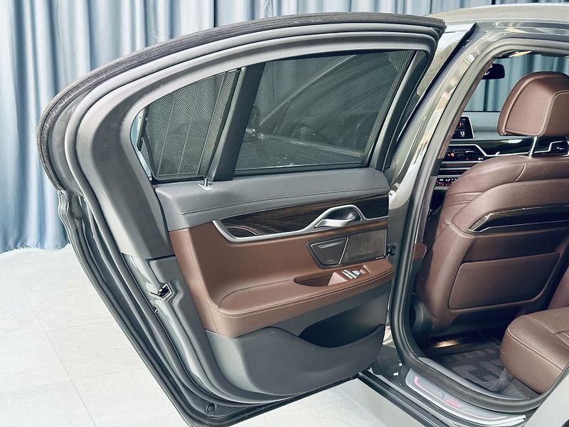 BMW Řada 7 (2020) 730xd*H&K*HUD*LASER* - fotka 34 z 44