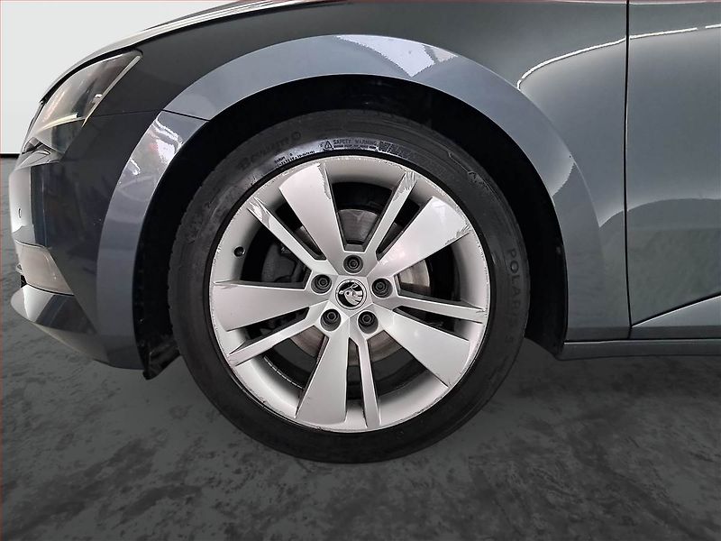 Škoda Superb (2015) 2.0 TDI, Automat, Navi - fotka 15 z 19
