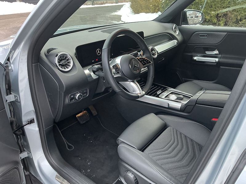Mercedes-Benz GLB 200 d 4MATIC - fotka 10 z 26
