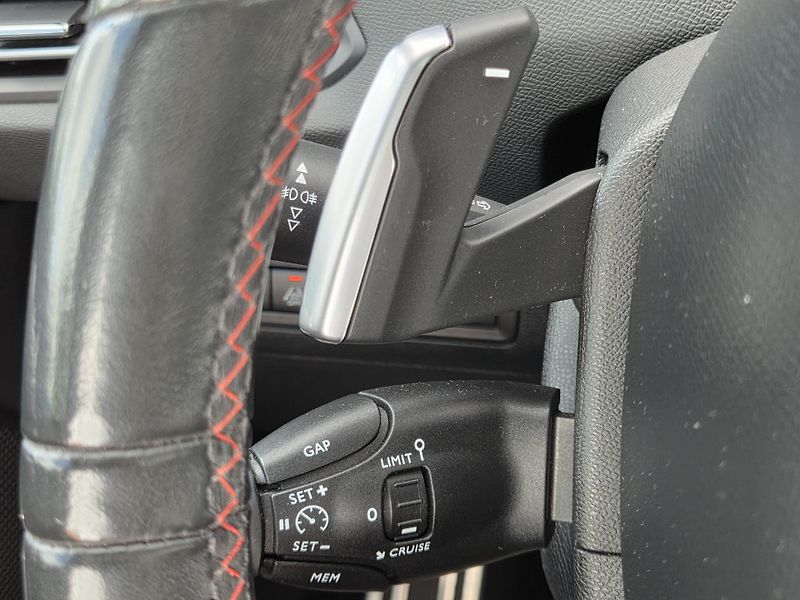 Peugeot 308 (2018) SW 2.0BHDi 180 GT EAT8 - fotka 28 z 38