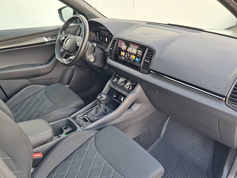 Škoda Karoq (2022) SPORTLINE Exclusive 1.5 TSI / - fotka 22 z 31