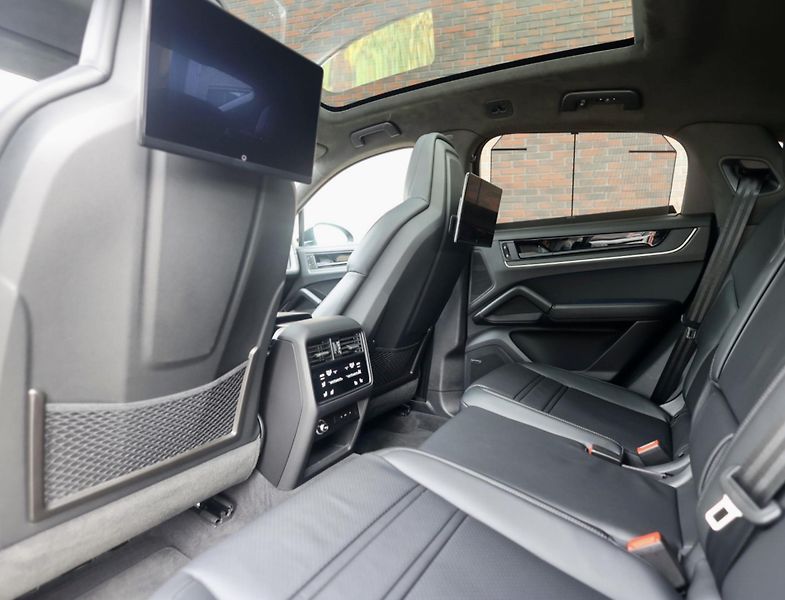 Porsche Cayenne (2025) Coupe E-Hybrid 360KW Techart - fotka 29 z 46