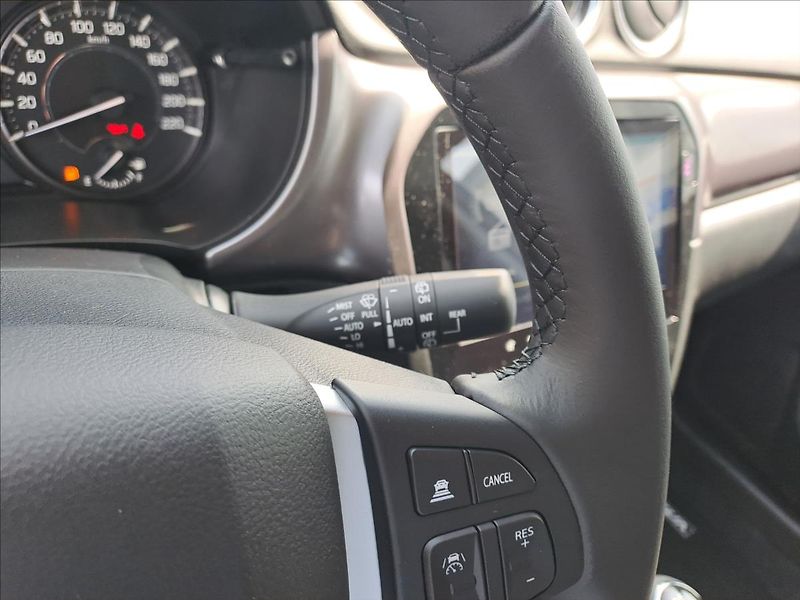 Suzuki Vitara (2026) 1,4 Premium AllGrip - fotka 15 z 25