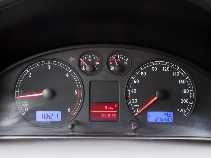 Volkswagen Multivan 2,5 TDI 96kW Comfortline - fotka 17 z 29