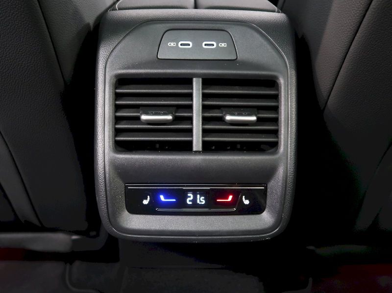 Škoda Superb (2025) SPORTLINE 2.0TSI 195KW 4x4 DSG - fotka 44 z 48