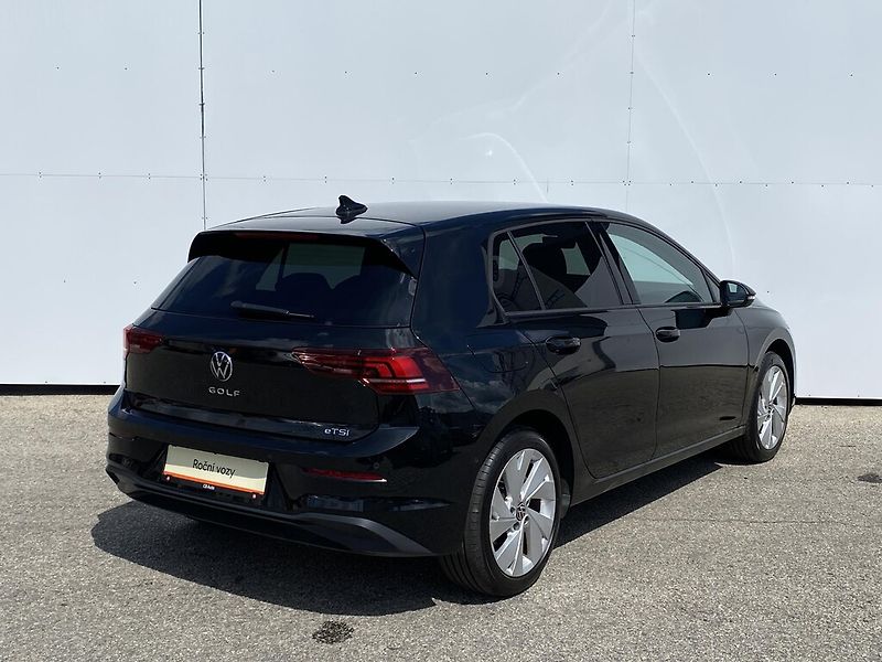 Volkswagen Golf 1,5 e-TSI 85 kW Life MHEV DSG - fotka 2 z 27