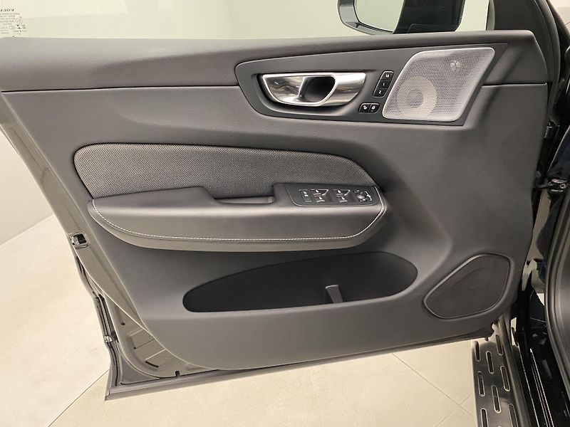 Volvo XC60 AWD POLESTAR AUT CZ 1.maj - fotka 7 z 65