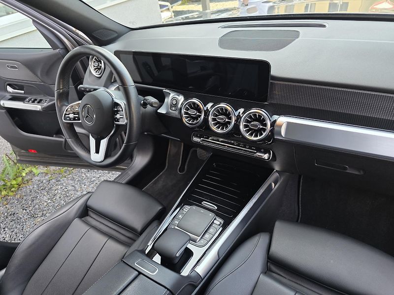 Mercedes-Benz GLB 200 - fotka 11 z 17