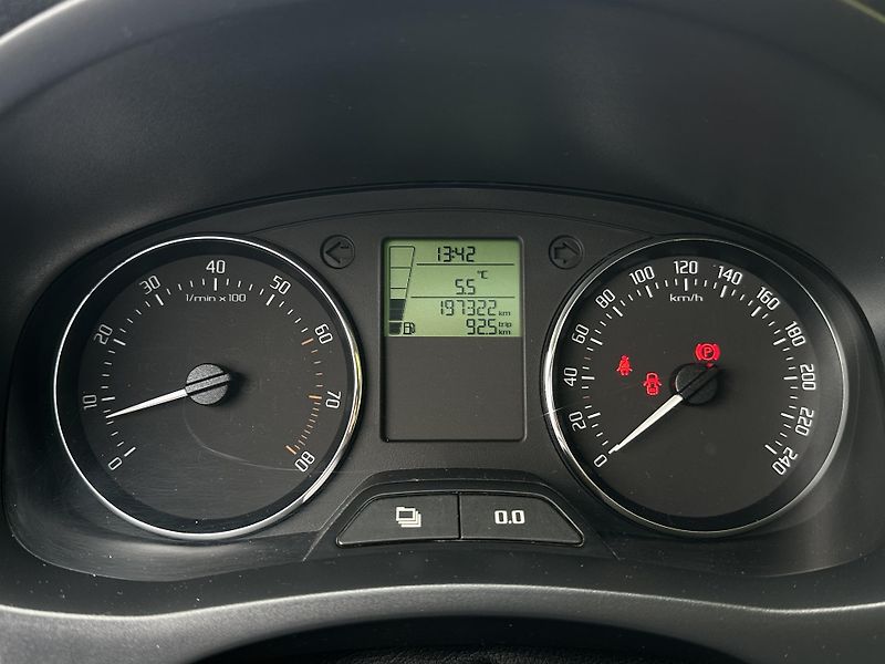 Škoda Roomster (2013) SCOUT 1.2TSI/63kW AC * 2.Maj.  - fotka 10 z 33