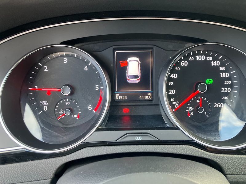 Volkswagen Passat Variant (2023) 2.0TDI 110kW DSG NEHAVAROVANÉ - fotka 25 z 34