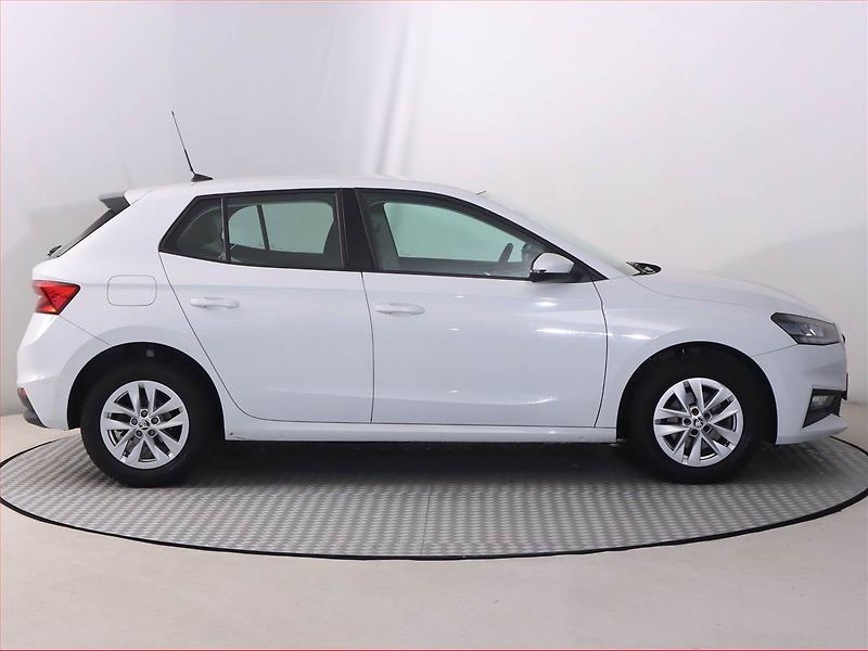 Škoda Fabia (2022) 1.0 TSI, Tempomat - fotka 6 z 20