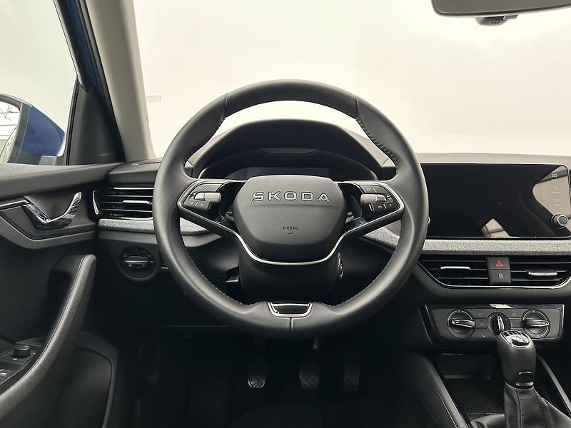 Škoda Scala 1.0 TSI Selection - fotka 5 z 28
