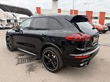 Porsche Cayenne Turbo S - náhled 8