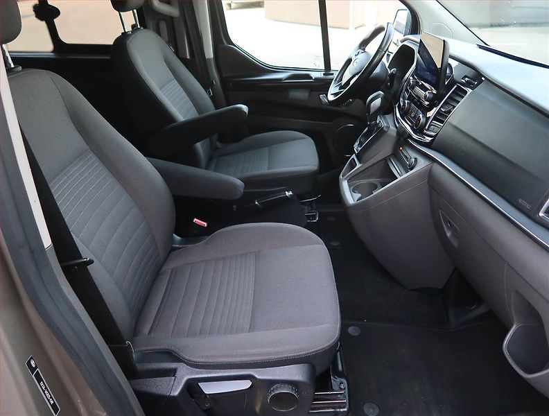 Ford Tourneo Custom (2021) Titanium 2.0 EcoBlue, ČR - fotka 9 z 25