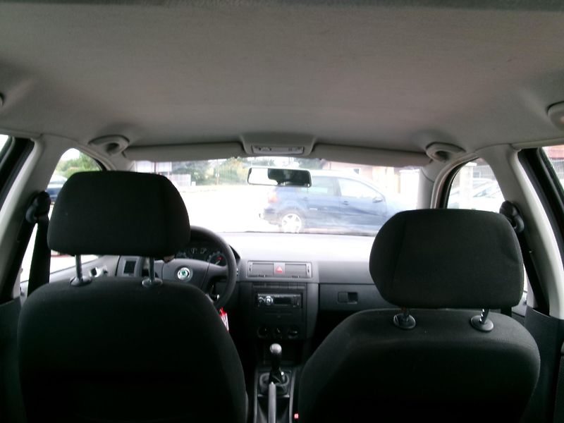 Škoda Fabia (2007) 1,2HTP KLIMA TAŽNÉ ČR - fotka 12 z 24