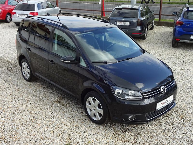 Volkswagen Touran 2,0 TDI 103kW 7.MÍST - fotka 1 z 55