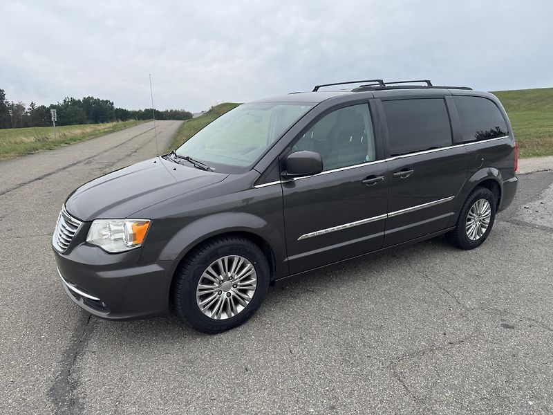 Chrysler Town & Country (2016) 3.6 V6 DOL. KM,SERVSNI KN - fotka 2 z 31