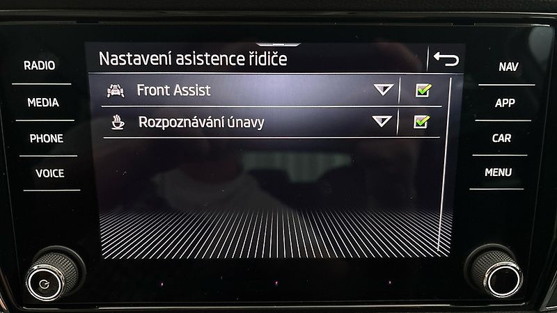 Škoda Karoq 2.0 TDI DSG 4x4 Style - fotka 24 z 28