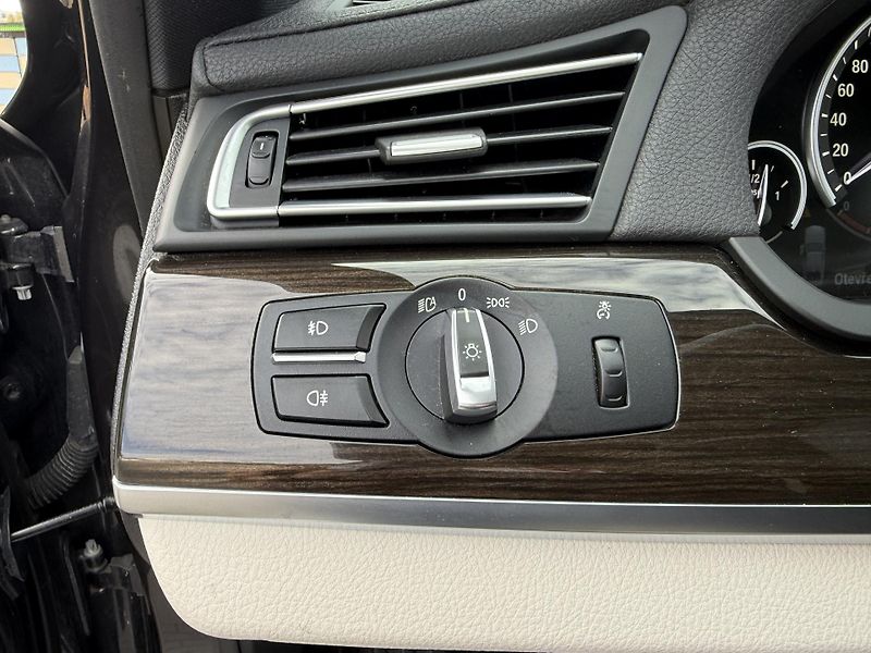 BMW Řada 7 730D koupeno v ČR DPH - fotka 26 z 35