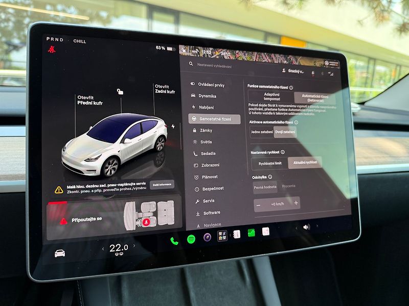 Tesla Model Y Standrart Range LFP Tažné - fotka 22 z 43