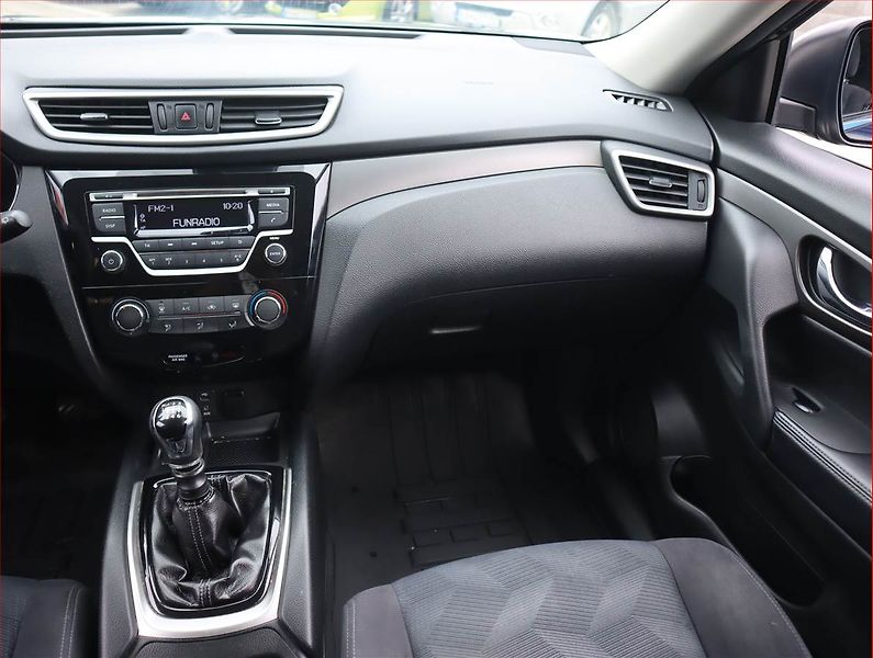 Nissan X-Trail (2015) 1.6 dCi, Serv.kniha, Tempomat - fotka 8 z 17