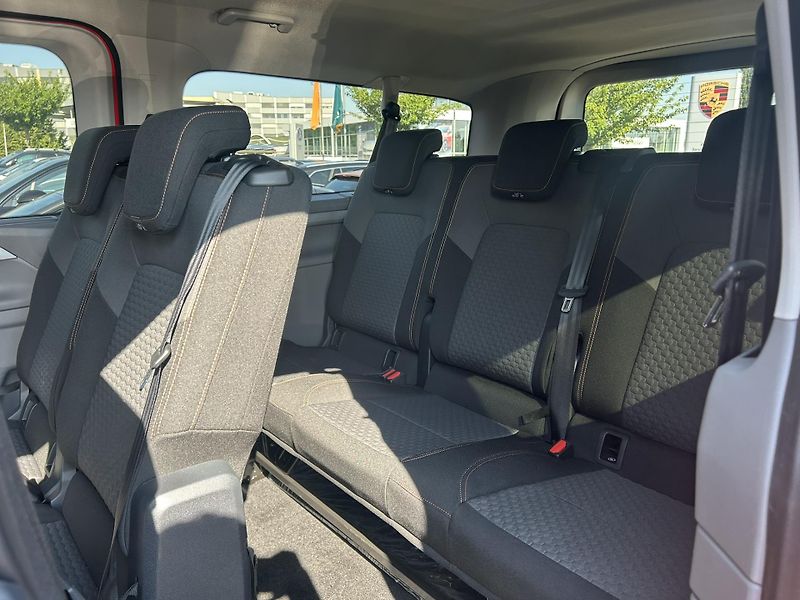 Volkswagen Caravelle Life 2,0 TDI 8AUT DR - fotka 15 z 28