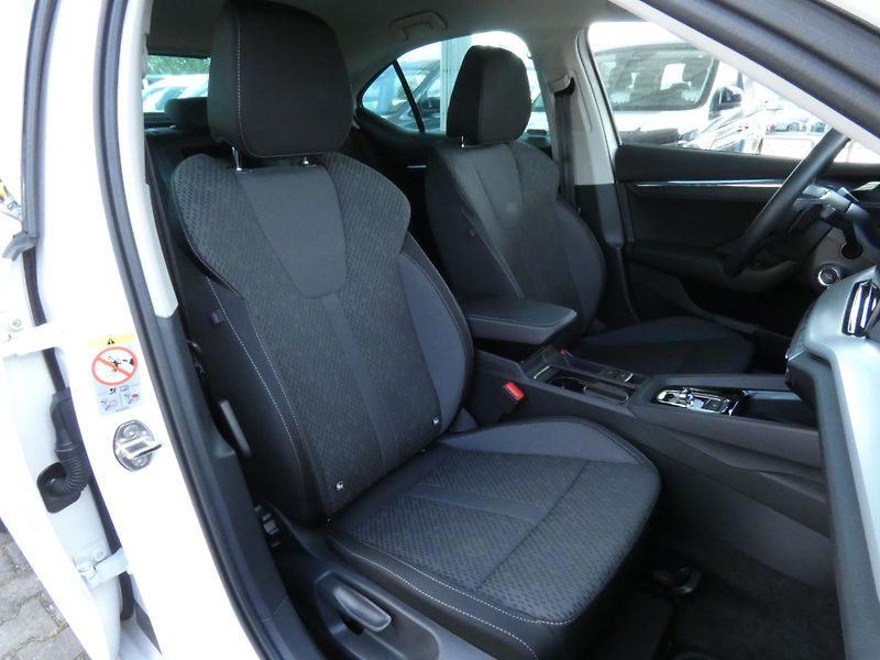Škoda Octavia (2023) Style Plus 1,5 TSI 110KW - fotka 22 z 30