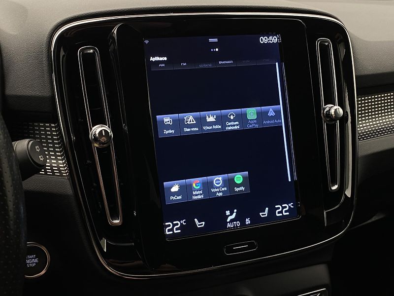 Volvo XC40 D4 AWD R-DESIGN AUT CZ - fotka 37 z 43