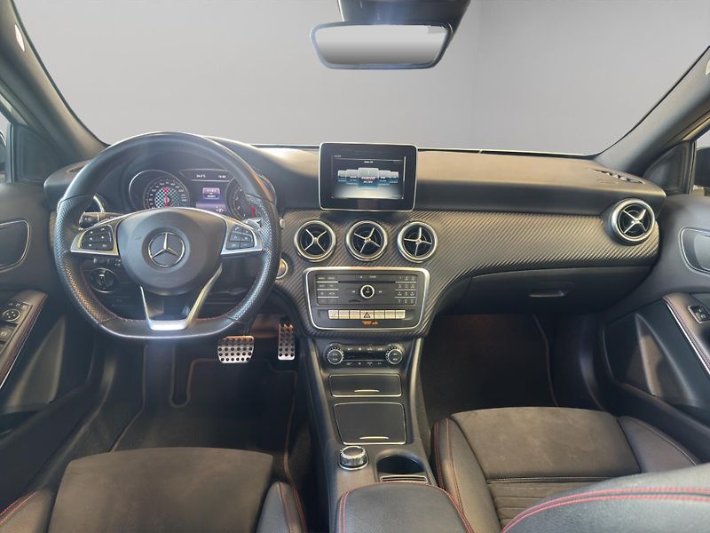Mercedes-Benz Třídy A (2017) A 200 AMG Line - fotka 14 z 23