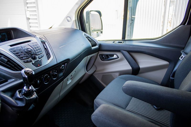 Ford Tourneo Custom - fotka 16 z 27
