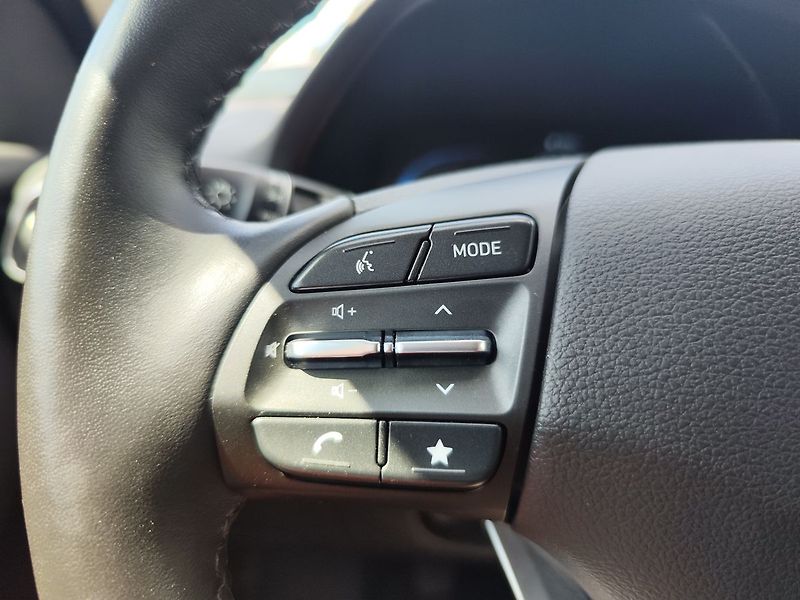Hyundai i30 1.5i/71kW Smart Climate - fotka 24 z 31