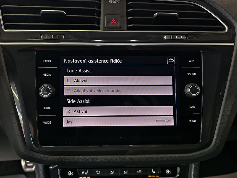 Volkswagen Tiguan 2.0 TDi KAMERA, IQ.DRIVE, DPH - fotka 16 z 26