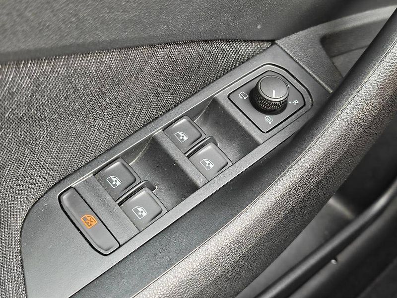 Škoda Scala Top Selection 6MP 1,0TSI - fotka 19 z 22