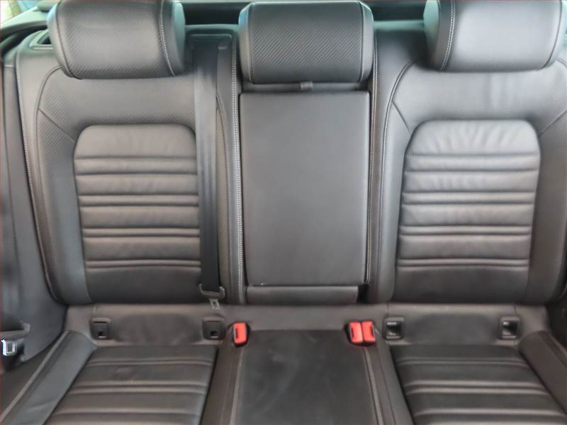Volkswagen Passat (2016) R-Line 2.0 TDI, Serv.kniha - fotka 10 z 14