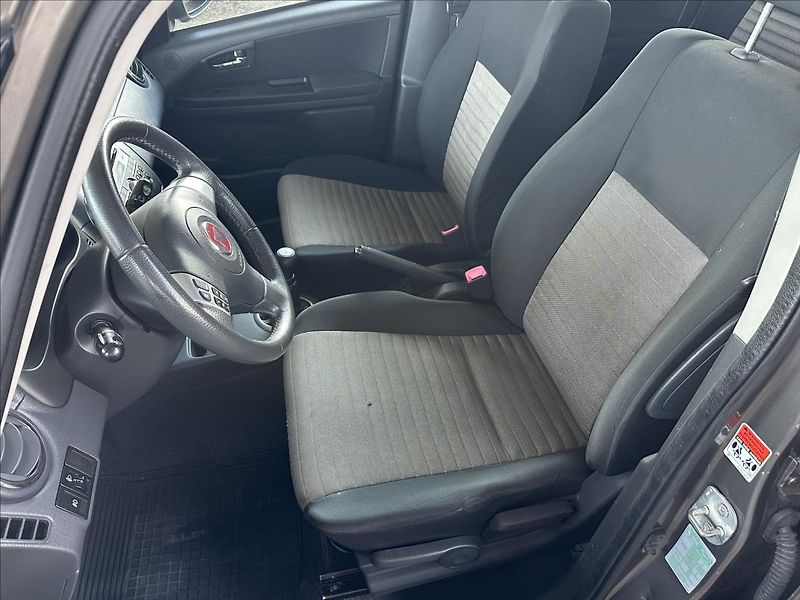 Fiat Sedici 1,6 4x4 KLIMA - fotka 12 z 21