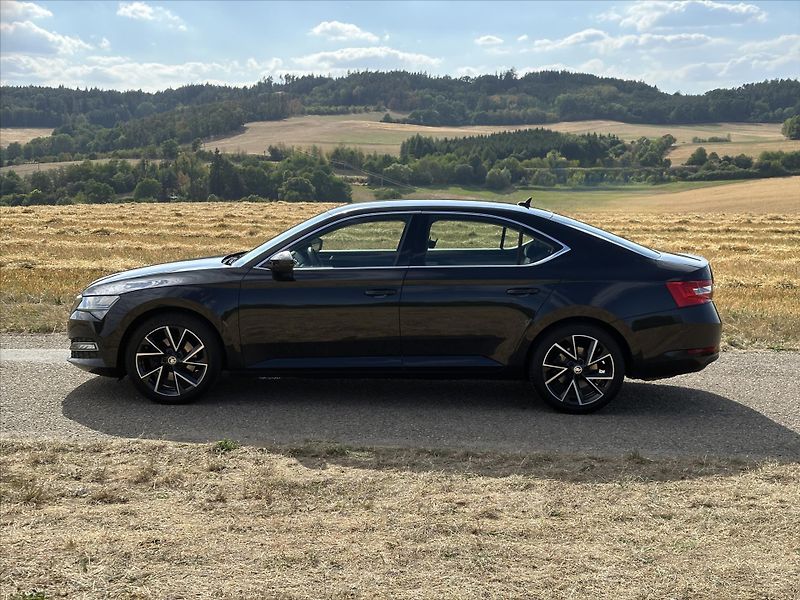 Škoda Superb 2,0 TSI 140kW DSG CZ Style DPH - fotka 4 z 28