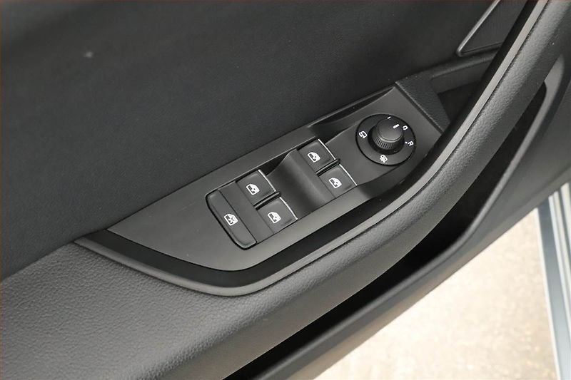 Renault Koleos (2017) 2.0 dCi, 4X4, ČR,1.maj, Kůže - fotka 19 z 20