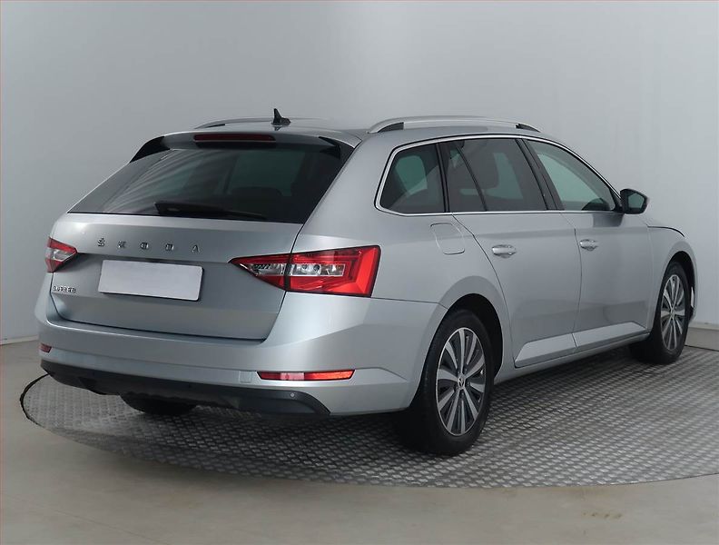 Škoda Superb (2023) 2.0 TDI - fotka 5 z 20