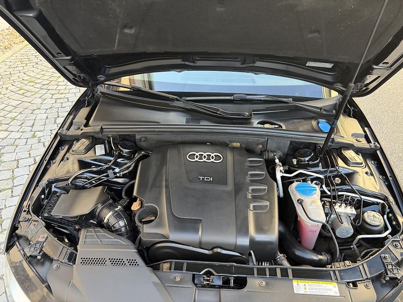 Audi A4 2,0 TDI, manual, nehavarovane - fotka 25 z 26