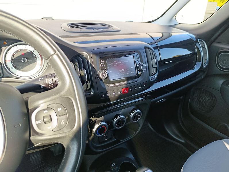 Fiat 500L 1.6JTD 77kW LIVING ČR - fotka 21 z 30